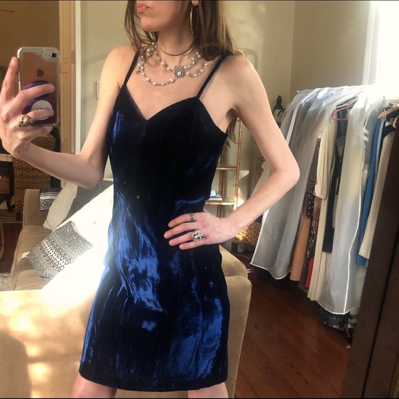 Vintage union made navy velvet dress - Picture 4 of 8